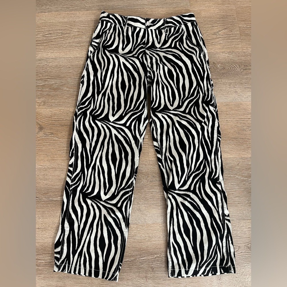 BDG Leila Zebra Print Carpenter Cargo Pants | Size 30 Urban Outfitters - Picture 4 of 15